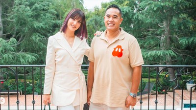 8 Foto Nia Ramadhani Lebaran di Amerika Serikat, Penampilan Barunya Disorot