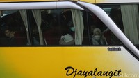 Sementara itu, PT Jasa Marga mencatat terjadinya kepadatan kendaraan di Tol Jakarta-Cikampek sore ini. Kepadatan terjadi di sejumlah titik. Dikutip dari laman Twitter Jasa Marga, Minggu (8/5/2022), titik kepadatan terjadi di Km 28-Km 31 arah Cikampek dan Km 41-Km 44 Karawang Barat. Kepadatan dilaporkan terjadi sejak pukul 16.17 WIB.