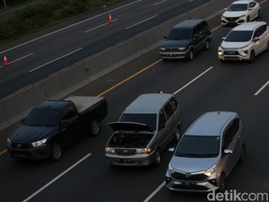 Lalin di Tol Jakarta-Cikampek Padat Merayap