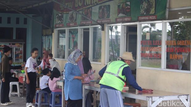 Pecel Lele Legendaris di Jombang