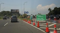 Jasa Marga juga menyampaikan ada pemberlakuan contraflow dua jalur dari Km 66-47 Tol Jakarta-Cikampek.