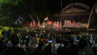 Opera Wayang Kolosal Bakdan Ning Sala 2022 itu dipentaskan dengan dialog Bahasa Indonesia. Tujuannya, agar jalan ceritanya mudah dimengerti, terutama oleh anak-anak muda zaman sekarang.