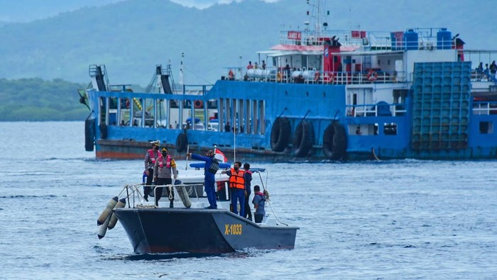 Polisi Banyuwangi Gelar Patroli Laut di Selat Bali