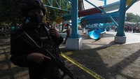 Sementara itu, ambrolnya perosotan di Kenjeran Water Park ini menyebabkan 16 pengunjung luka-luka.