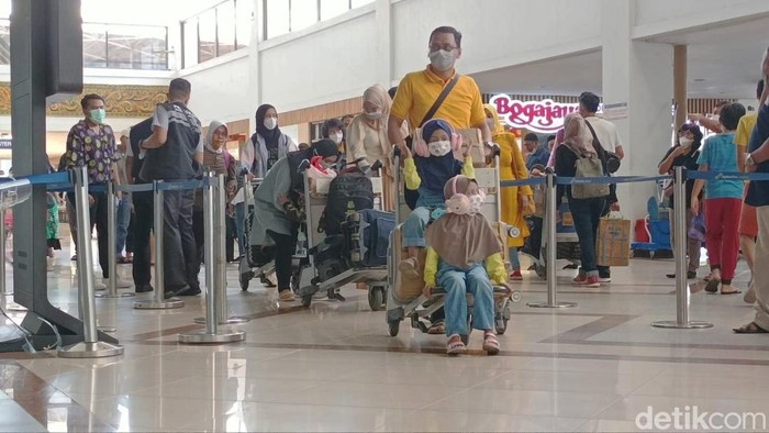 Puncak arus balik di Bandara Internasional Juanda terjadi pada Sabtu (7/5/2022). Jumlahnya melebihi prediksi.
