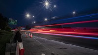 Sementara itu, hingga Sabtu (7/5/2022), Kementerian Perhubungan mencatat sekitar 60 persen pengguna kendaraan baik yang menyeberang dari Sumatera menuju Jawa maupun melalui jalur tol Semarang ke arah Jakarta belum kembali.