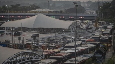 Puncak Arus Balik Lebaran, Begini Suasana di GT Cikampek Utama