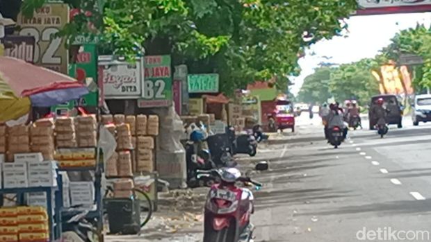 Pusat oleh-oleh di Rest Area Tongas Probolinggo