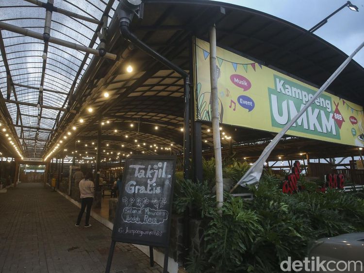 Di Rest Area KM 88 B Purbaleunyi Bisa Makan Enak di Kampoeng UMKM
