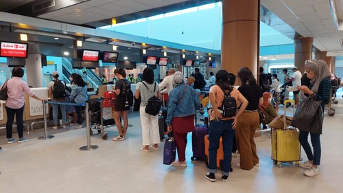 Suasana di Bandara Lombok saat hari terakhir libur lebaran, Minggu (8/5/2022)