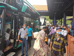 Puncak Arus Mudik Terminal Purabaya Diprediksi pada H-3 Lebaran