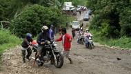 Tolong! Jalan Provinsi Enrekang-Pinrang di Sulsel Rusak Parah