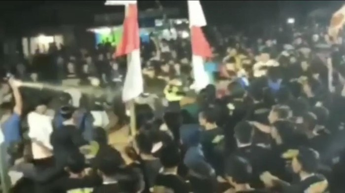 Video awuran di pesta dangdutan di Blora.