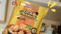 Cilok Pandawa adalah spesialis cilok bumbu kacang yang bisa dipilih tingkat kepedasannya. Ada tidak pedas, sedang, hingga sangat pedas. Di market place, harga per kemasannya sekitar Rp 22.500. Cilok kenyal gurih dengan paduan bumbu kacangnya yang nikmat jadi favorit banyak orang. Foto: cireng.pandawa