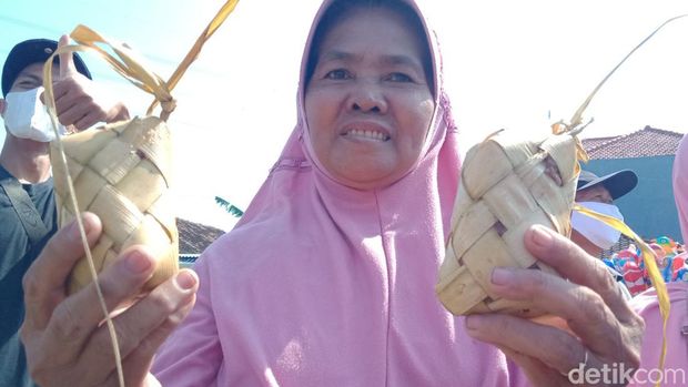 Acara Kenduri Ketupat atau Jimbungan, Desa Jimbung, Kecamatan Kalikotes, Klaten, Senin (9/5/2022).