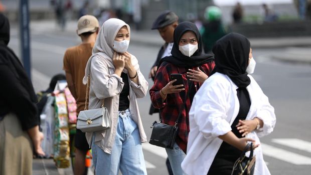 Aktivitas Warga Saat PPKM Diperpanjang. (CNBC Indonesia/Tri Susilo)