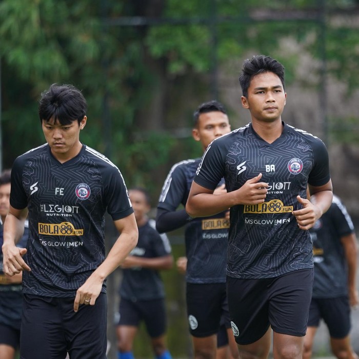 Arema FC siap menatap Liga 1 2022/2023. Skuad Singo Edan akan menggelar latihan perdana pada Selasa (10/5).