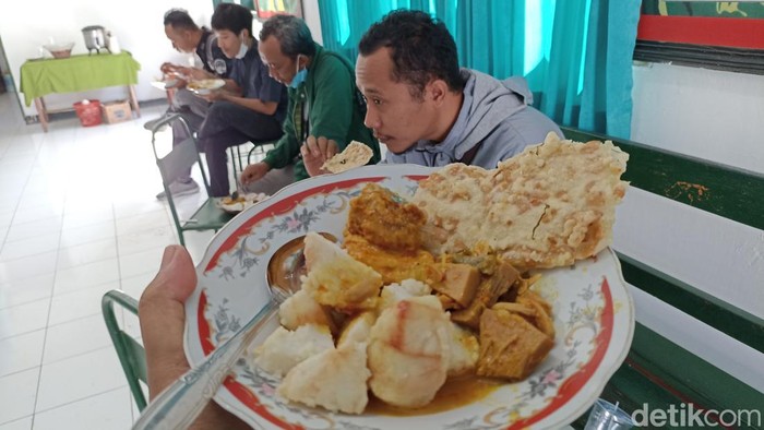 badha kupat trenggalek