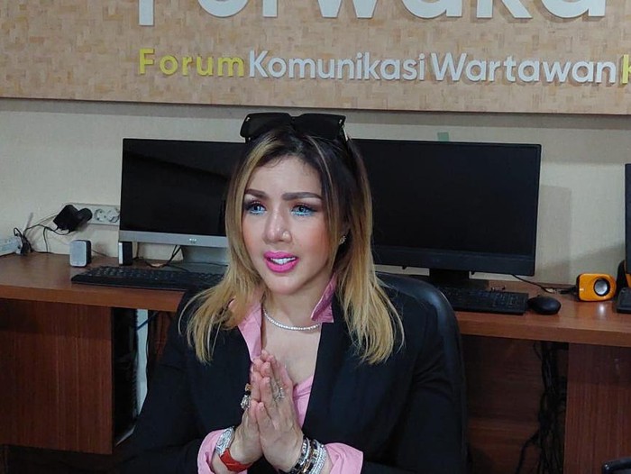 Barbie Kumalasari di Kejaksaan.