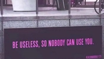 Jadilah tidak berguna, maka tidak ada seorangpun yang bisa memanfaatkanmu. Foto: Gurudev Basavaraj Goud via Bored Panda