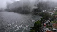 Traveler pernah singgah di Telaga Sarangan? Bagaimana pendapat traveler dengan destinasi wisata ini?