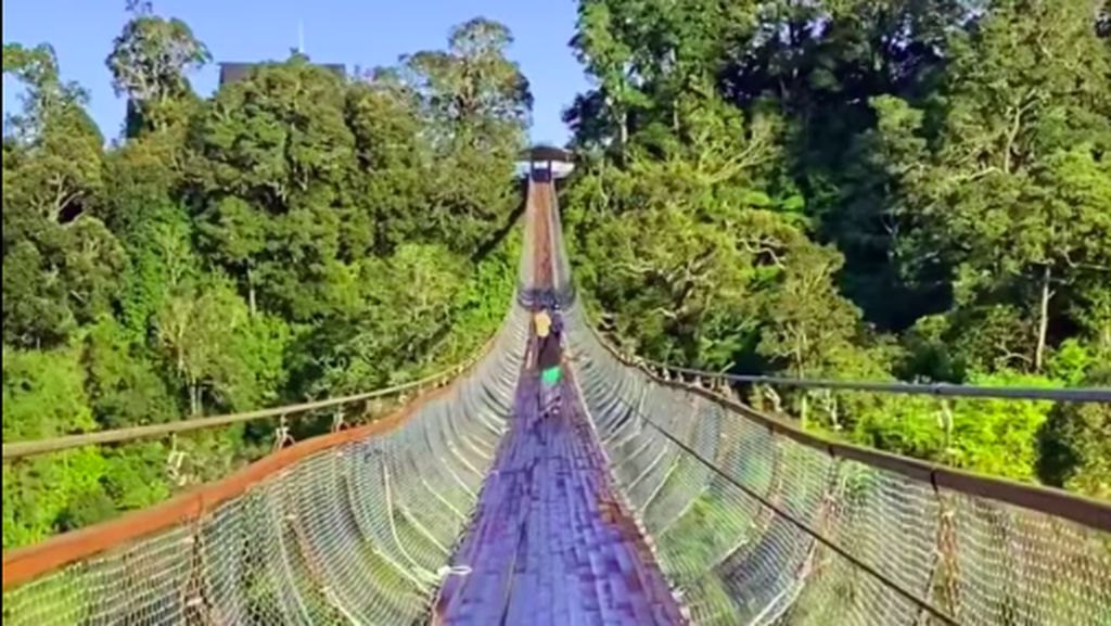 Foto: Jembatan Gantung Terpanjang se-Asia Tenggara di Bandung