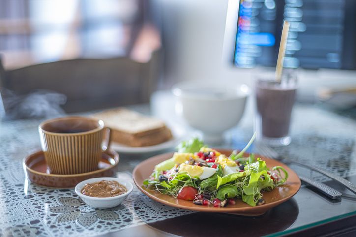 Kebiasaan makan yang bisa hilangkan lemak perut