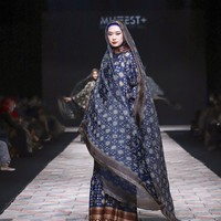 Fashion show koleksi busana muslim Sriwijaya karya Dian Pelangi di Muslim Fashion Festival 2022. Foto: dok. Muffest 2022