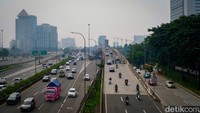 Tol JORR merupakan akses bagi kendaraan yang hendak ke Jakarta dari Tangerang, Tangerang Selatan, Depok, dan Bekasi.