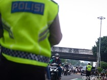 Polisi Maki Pelanggar Lalu Lintas, SIM sampai Mau Dipatahin