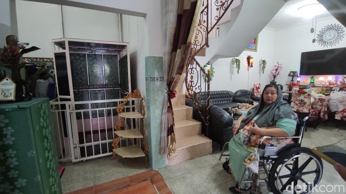 Lift rumah yang anjlok di Malang