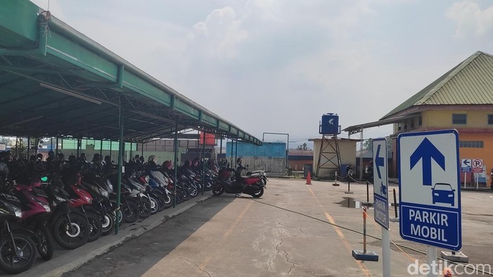 Lokasi parkir Pasar Andir Bandung.