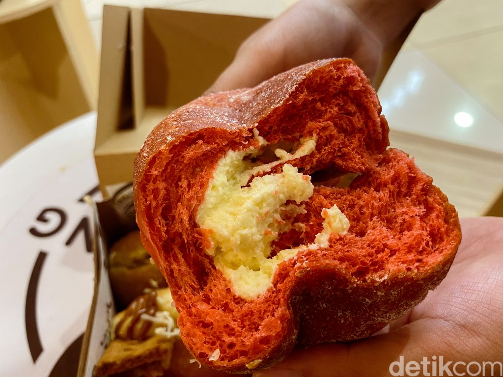 Luna's Doughnuts: bomboloni dengan aneka isian menarik