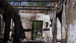Mengais Benda Bersejarah di Museum Ukraina yang Hancur Dibom Rusia