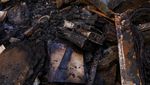 Mengais Benda Bersejarah di Museum Ukraina yang Hancur Dibom Rusia