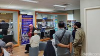 Masih ada beberapa tenant yang belum dibuka, misalnya BPJS Ketenagakerjaan, Badan Pelindungan Pekerja Migran Indonesia (BP2MI), dan juga Ditjen Bea Cukai.  