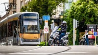 start up asal Jerman, Trinity, merilis model baru skutik listrik andalannya, Jupiter S. Berbeda dari varian Uranus RS, yang sudah diperkenalkan sebelumnya. Skuter listrik ini akan menyasar model-model motor dengan gaya kekar dan gambot. Foto: Trinity