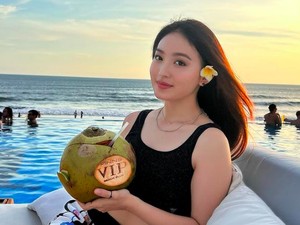 Penampilan Baru Natasha Wilona Dengan Rambut Biru, Dipuji Mirip Idol KPop