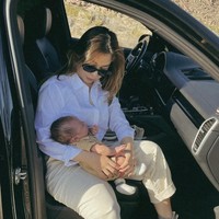 Melalui Instagram Storynya, Nikita Willy dan Indra Priawan tampak membagikan foto-foto liburan mereka bersama baby Izz. Dari unggahannya itu terlihat bahwa perjalanan mereka menuju ke Joshua Tree, California dengan menggunakan mobil. Foto: Instagram