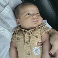 Nikita Willy saat ini diketahui tengah menghabiskan waktu berliburnya di Joshua Tree, California. Kali ini Nikita dan Indra tampak mengajak sang buah hati, baby Izz. Trip ke gurun tersebut merupakan perjalanan pertama traveling pertama bagi baby Izz. Foto: Instagram