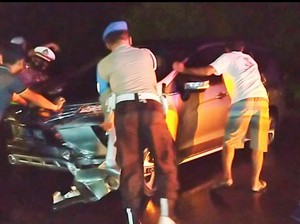 Hendak Pulang Seusai Berlibur, Mobil Wisatawan Kecelakaan di Jembrana