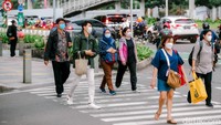 Hari ini, para pekerja pun kembali beraktivitas seperti biasanya.
