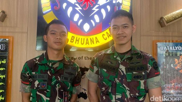 Prada Junior Noval dan Prada Ardian Sapta Savela dari kesatuan Yonarhanud 10/ABC Kodam Jaya yang menggagalkan aksi begal di Jaksel (Mulia Budi/detikcom)