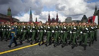 Parade memperingati kemenangan Uni Soviet atas Nazi Jerman dalam Perang Dunia II itu berlangsung di Lapangan Merah, Moskow.