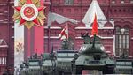 Foto-foto Rusia Pamer Rudal Balistik hingga Kendaraan Tempur