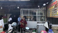 Sate bebek Tambak, Banyumas menjadi simpul rasa di jalur selatan Jawa Tengah khususnya yang menghubungkan Purwokerta dan Kebumen hingga Yogyakarta.