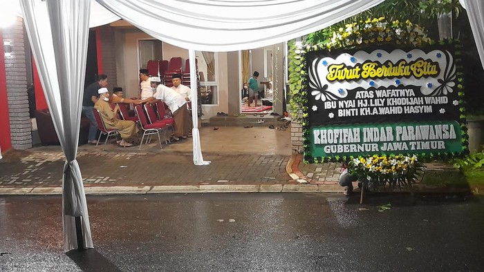 Suasana Rumah Duka Lily Khadijah Wahid (Muchamad Sholihin-detikcom)