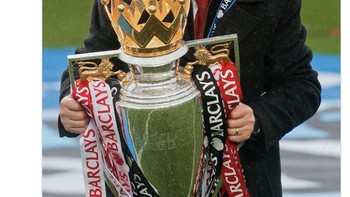 Di bawah tangan dingin Sir Alex Ferguson, MU dibawa ke level tertinggi. Eh sejak pensiun, MU semakin ke sini kian memble. Foto: Twitter