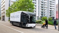 Volta Zero Class 7 merupakan truk kargo listrik murni atau mereka sebut dengan battery-electric commercial vehicles. Truk kargo ini setara dengan truk 16-ton di Eropa yang dilengkapi dengan box kargo kering ataupun box kargo kulkas. Foto: dok. Volta Trucks