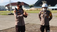 Kapolres Garut AKBP Wirdhanto mengatakan paralayang dan para motor yang dikendalikan anggota Polri itu akan mengudara di dua jalur mudik Garut yakni Malangbong dan jalur perkotaan.  